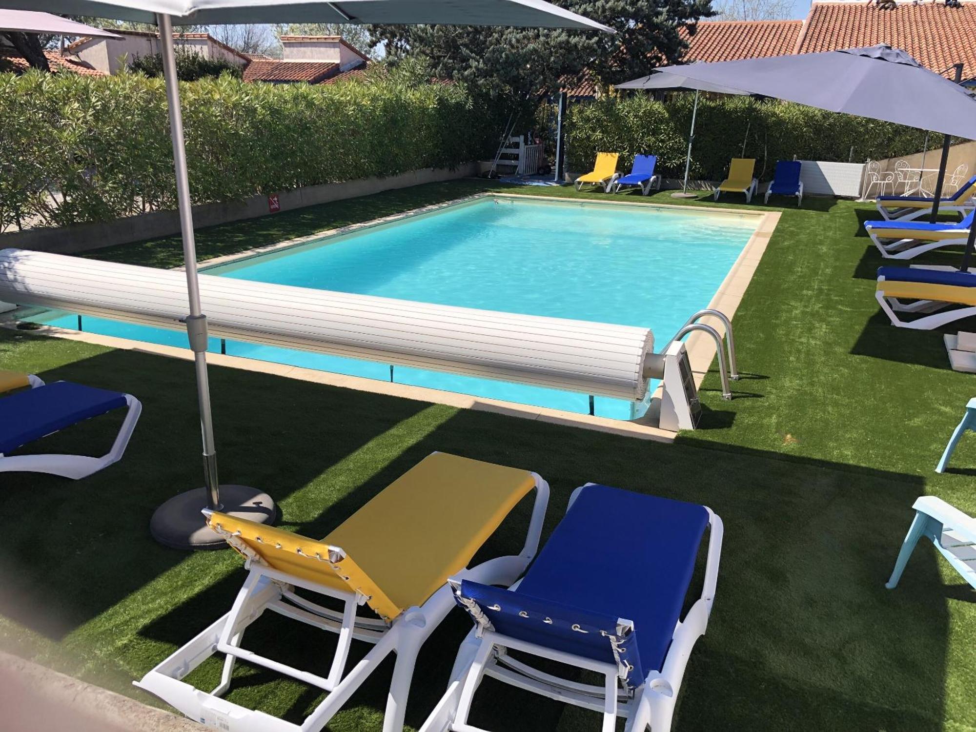 Hotel Des 4 Vents "Esprit Camargue" Aigues-Mortes Luaran gambar