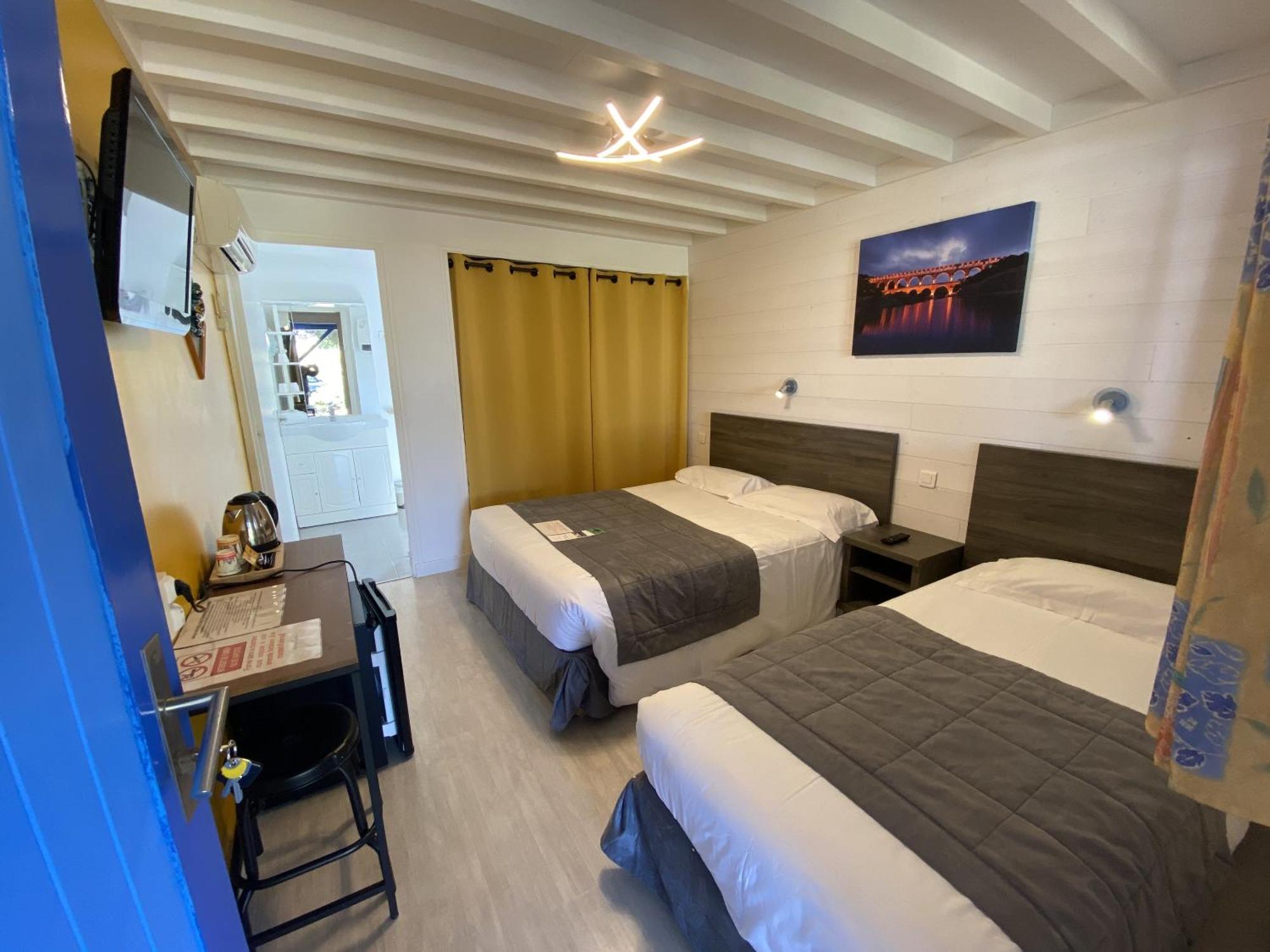 Hotel Des 4 Vents "Esprit Camargue" Aigues-Mortes Bilik gambar