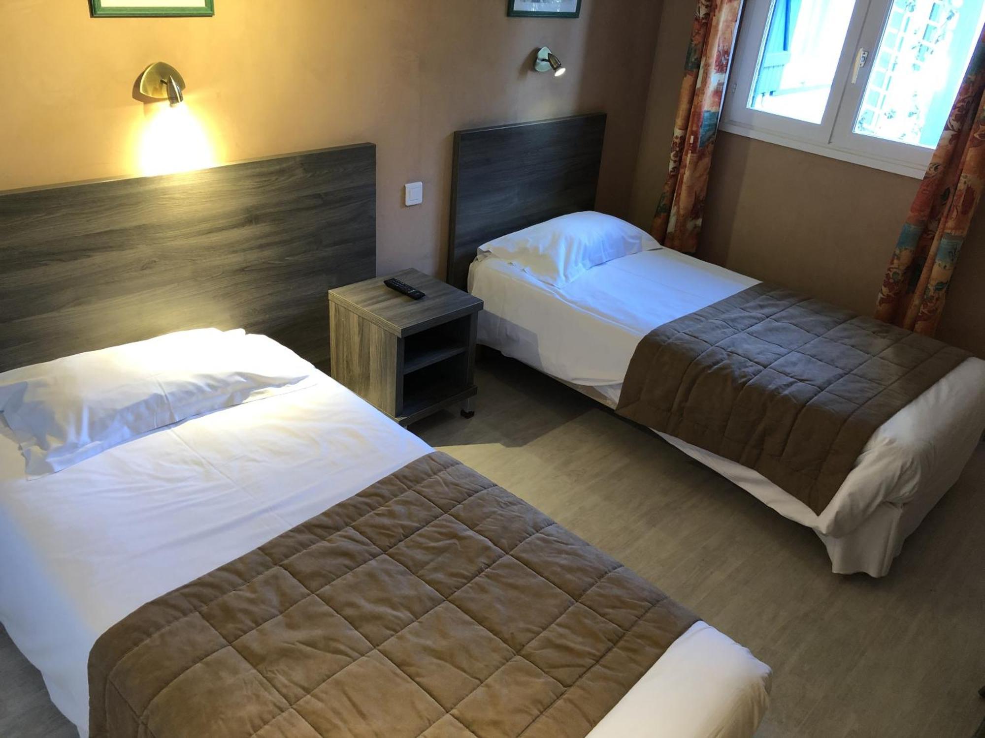 Hotel Des 4 Vents "Esprit Camargue" Aigues-Mortes Bilik gambar
