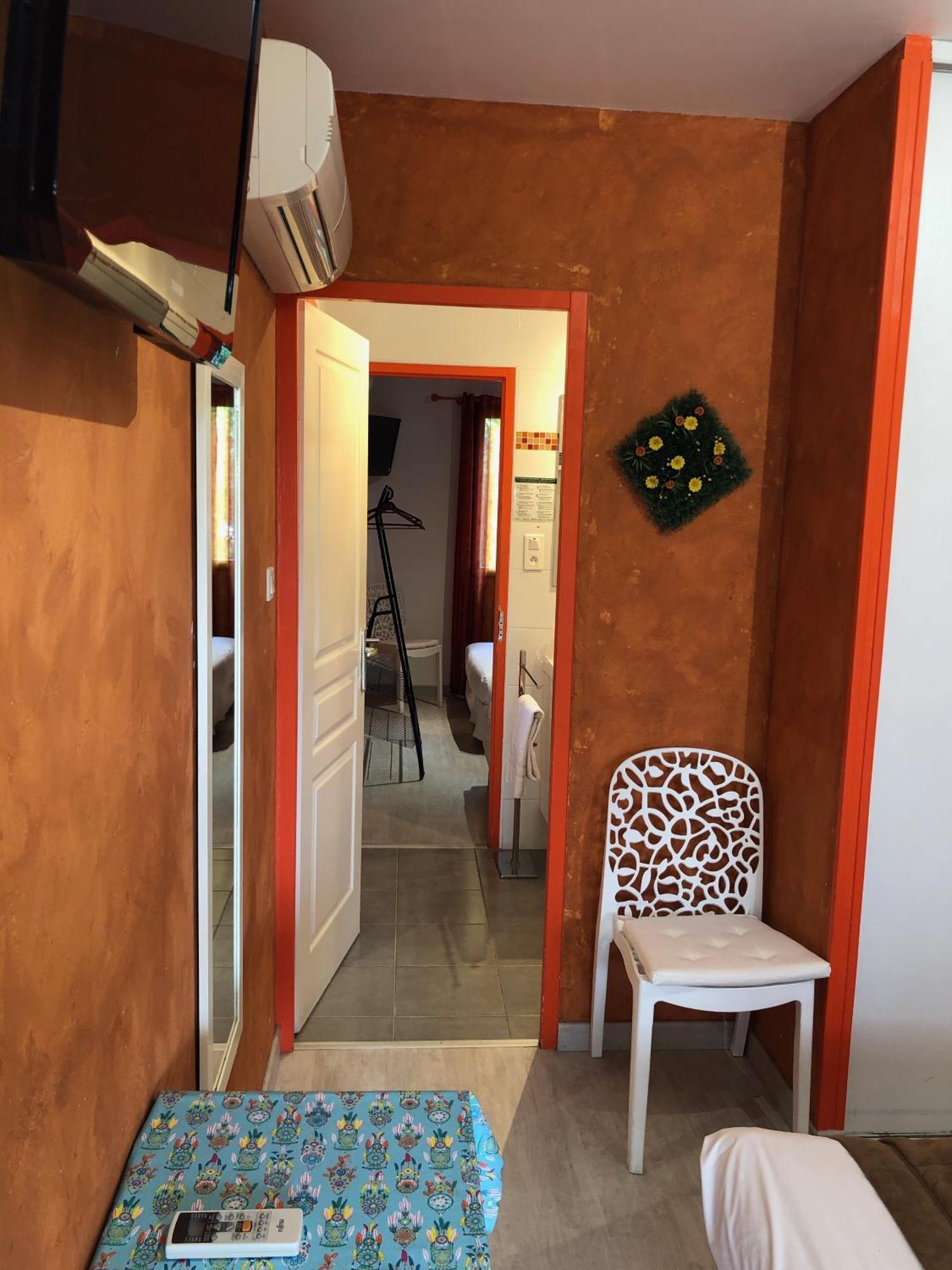 Hotel Des 4 Vents "Esprit Camargue" Aigues-Mortes Bilik gambar