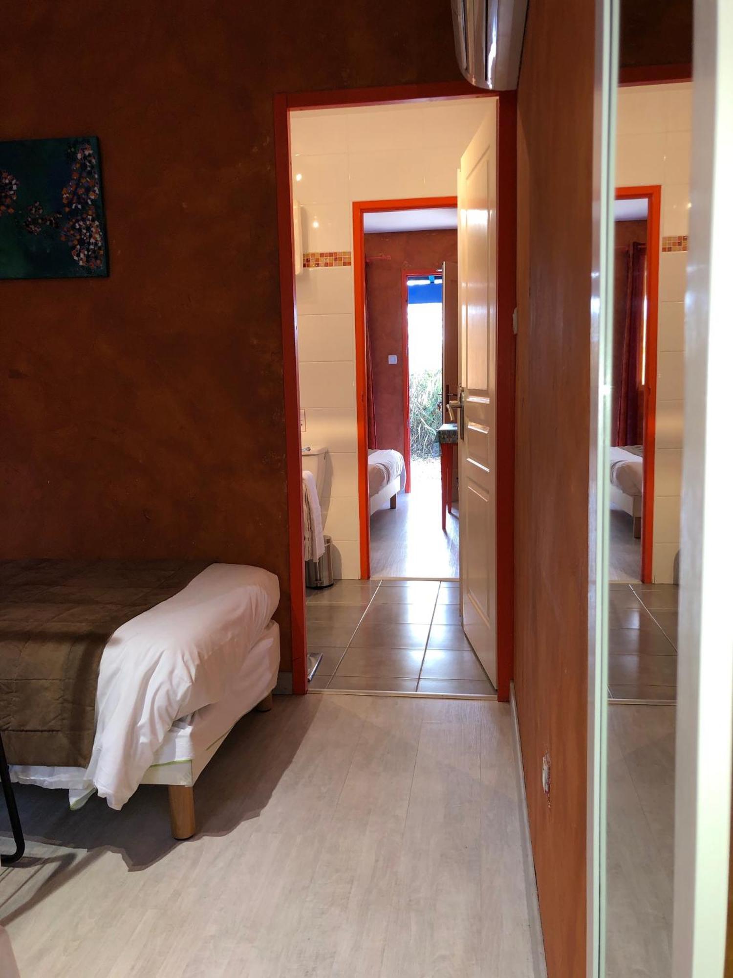 Hotel Des 4 Vents "Esprit Camargue" Aigues-Mortes Bilik gambar