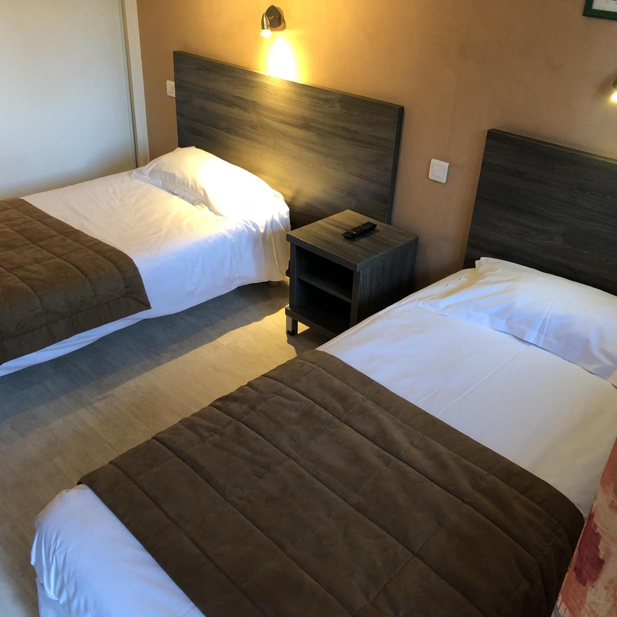 Hotel Des 4 Vents "Esprit Camargue" Aigues-Mortes Bilik gambar