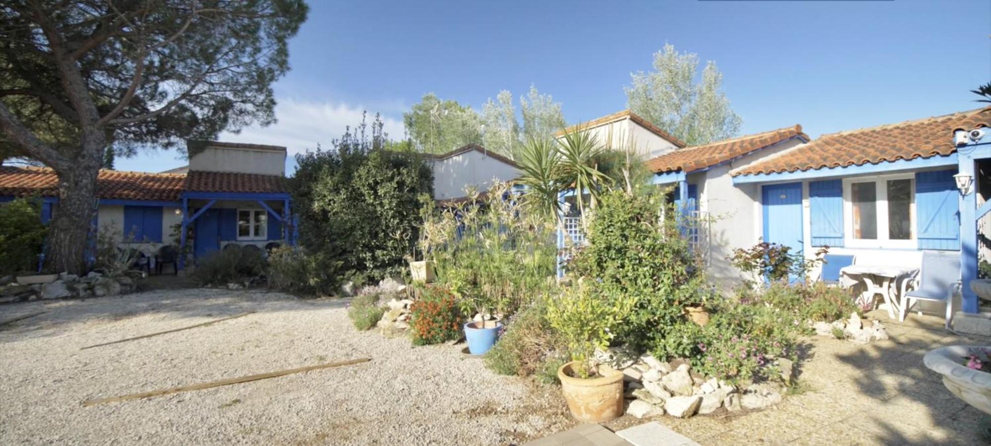 Hotel Des 4 Vents "Esprit Camargue" Aigues-Mortes Luaran gambar
