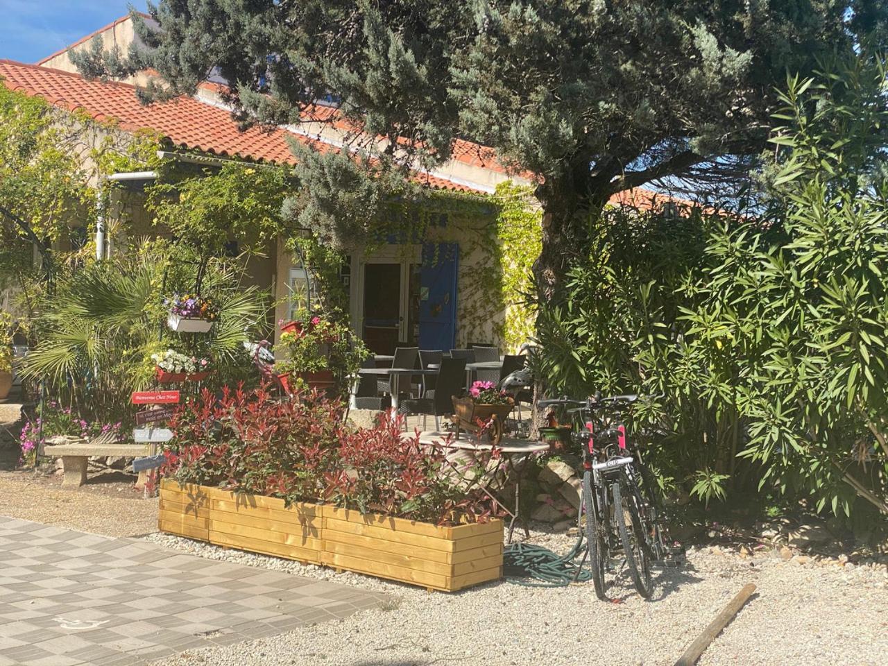 Hotel Des 4 Vents "Esprit Camargue" Aigues-Mortes Luaran gambar