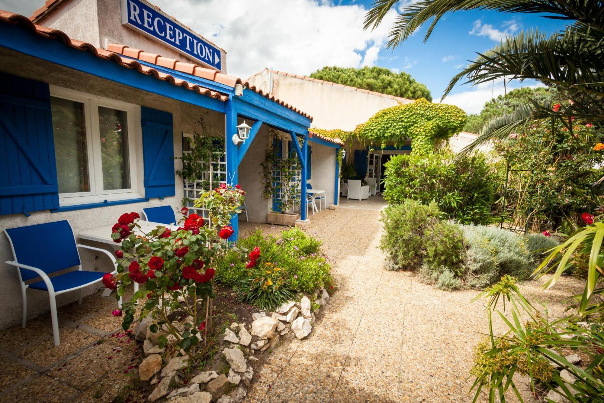Hotel Des 4 Vents "Esprit Camargue" Aigues-Mortes Luaran gambar