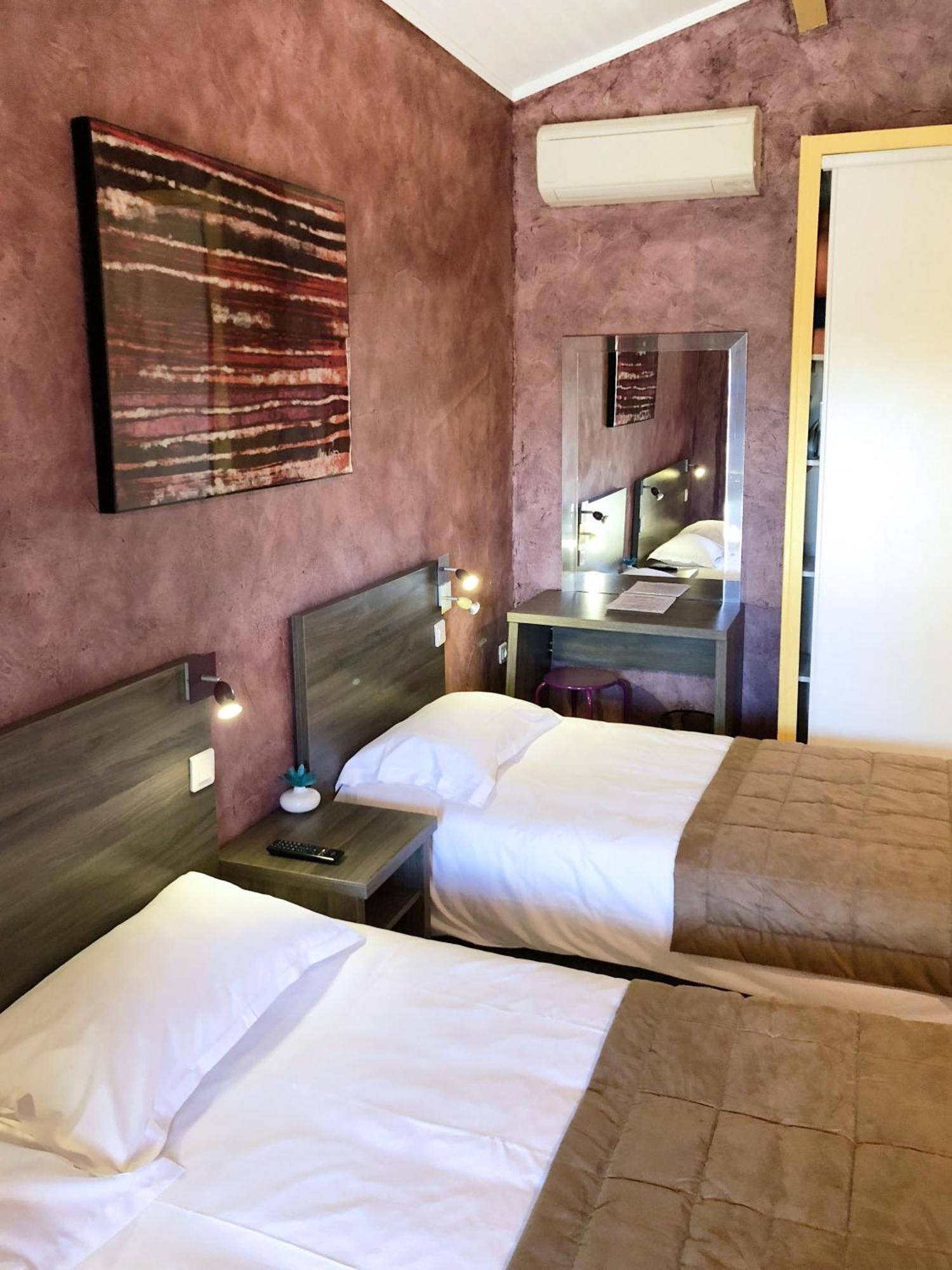 Hotel Des 4 Vents "Esprit Camargue" Aigues-Mortes Luaran gambar
