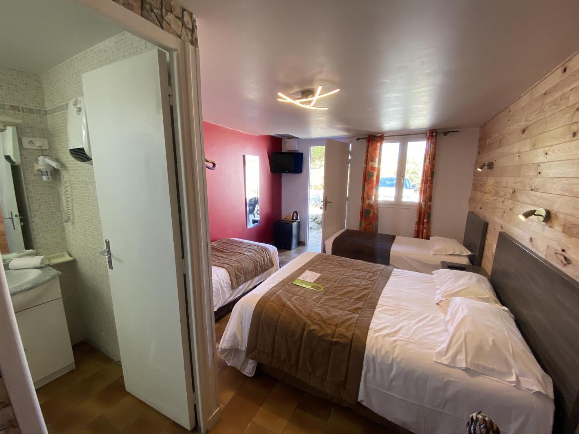 Hotel Des 4 Vents "Esprit Camargue" Aigues-Mortes Luaran gambar