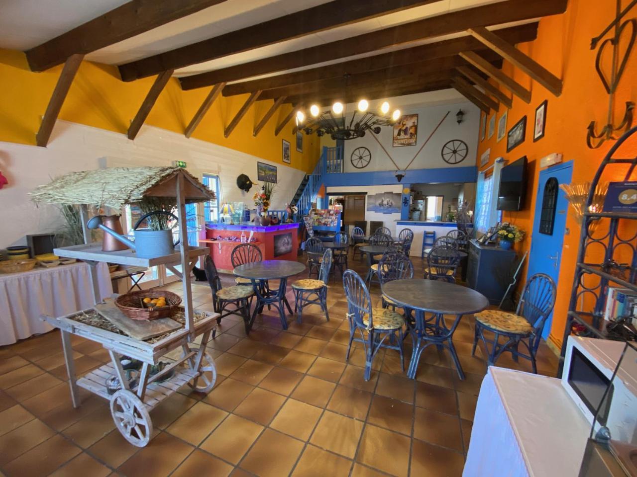 Hotel Des 4 Vents "Esprit Camargue" Aigues-Mortes Luaran gambar